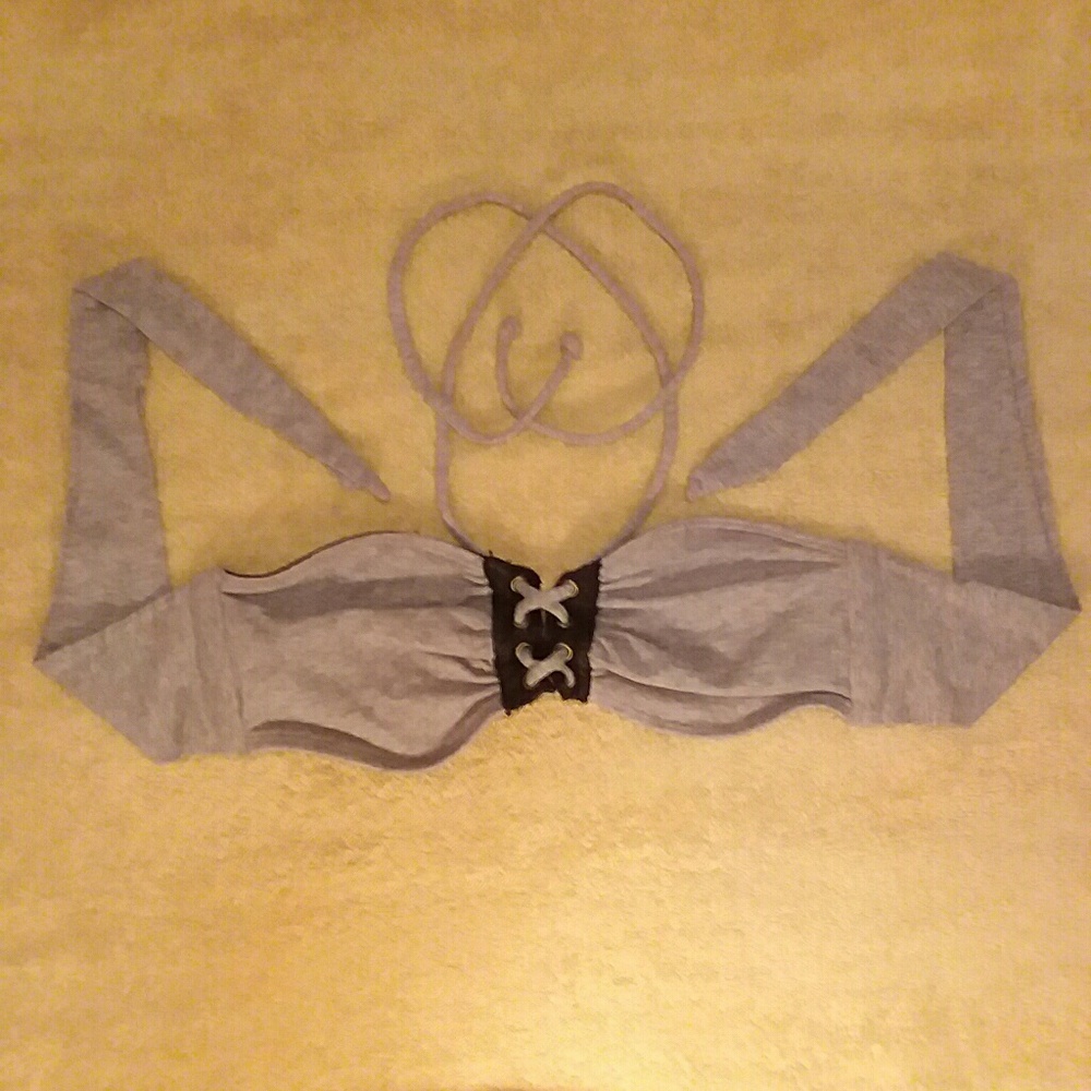 Tiny grey top